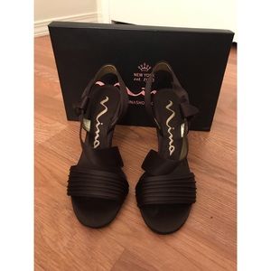 Worn once Nina heels.